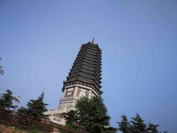 滦州研山欢乐王国-"一个不大的景区,可花钱坐环保车上山,山上.