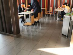 -麦当劳(乳山路店)