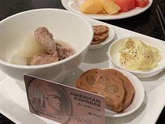 -上海古井假日酒店 · 井廊吧