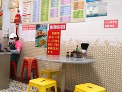 等位区-芬芳甜品(同福路店)