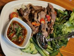 -Chom Cafe and Restaurant