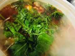 酸汤火锅-黔府豆米火锅野菜馆(南马店)