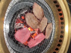 -山川小町·极番烧肉(新地假日广场店)