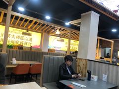 大堂-集草轩·重庆麻辣烤鱼(西湖道店)