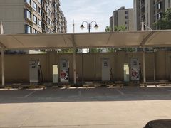 -佘山地铁站-停车场