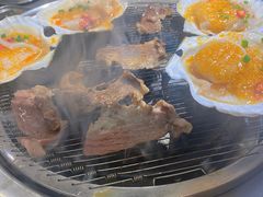 -围炉肉舍•炭烤活鳗•丹东海鲜烤肉(步行街店)