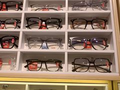 -沫芮眼镜·蔡司官方授权店(人民广场店)