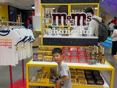 -m豆巧克力世界(上海世茂广场店)