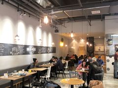 大堂-HELLO 27 意面·沙拉·帕尼尼