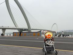 -南京眼步行桥