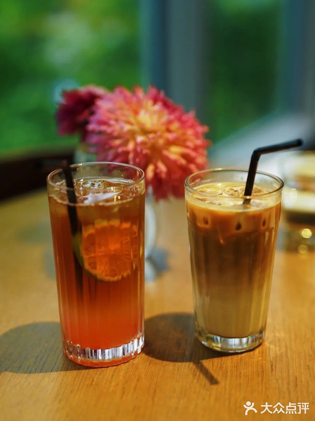 不愧是天目里的餐馆，高级感拉满！