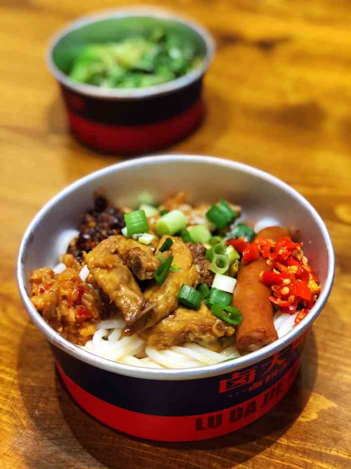 卤大姐卤粉王(中央大道店)-"中央大道地下,想吃点清淡的,然后居然闭眼