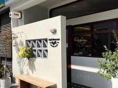 -Café Monson