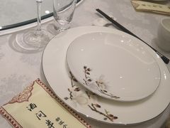 餐具摆设-酒问半山·悦享餐厅