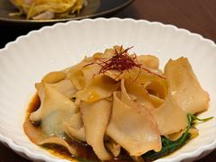 炝拌沙葱螺片-自如ZSPACE四合院艺术餐厅