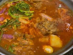 土豆排骨火锅-喇喇排骨火锅·传统韩式脊骨汤(望京西园总店)
