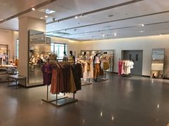 -URBAN REVIVO(济南领秀城贵和购物中心店)