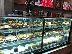 面包甜点陈列柜-星巴克臻选(广州沙面店)