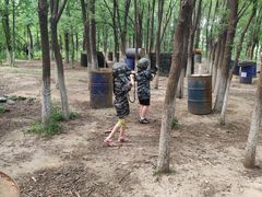 -亲兄弟真人CS团建拓展基地