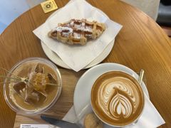 Bee的蜂巢拿铁-LilBee Coffee