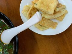 -鸿浩扒猪脚米线