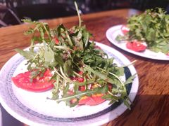 烤番茄拌乡村芝士和芝麻菜沙拉-PIZZA BIANCA(万象城店)