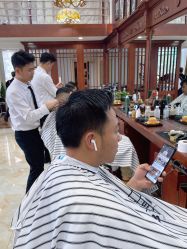 -尼特斯男士发型馆