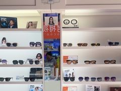-诺柯视眼镜-蔡司依视路官方工厂店(淞南一店)