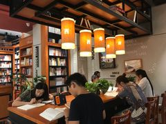 -SISYPHE BOOKS西西弗书店(龙湖滨江天街店)