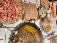 -旧街市鲜货老火锅(大光路店)