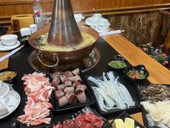 -果松木炭酸菜铜火锅·外婆参鸡汤