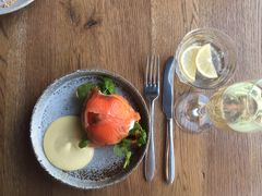 华夫饼配水波蛋烟熏三文鱼-BOR Eatery(安福路店)