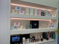 -PE SALON