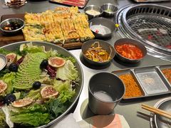 -蚂蚁洞·烤肉大营地(上海静安大悦城店)