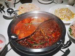 -茅草房·河畔园林火锅