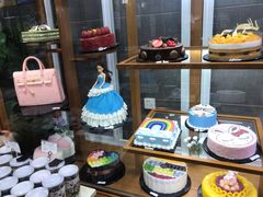 面包甜点陈列柜-东南饼庄(铁路二村店)