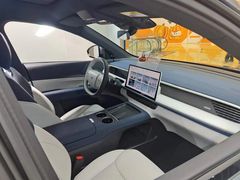 -小鹏汽车(上海静安大融城店)