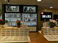 -MiRi眼镜连锁·蔡司·尼康控优点合作店(莘庄店)