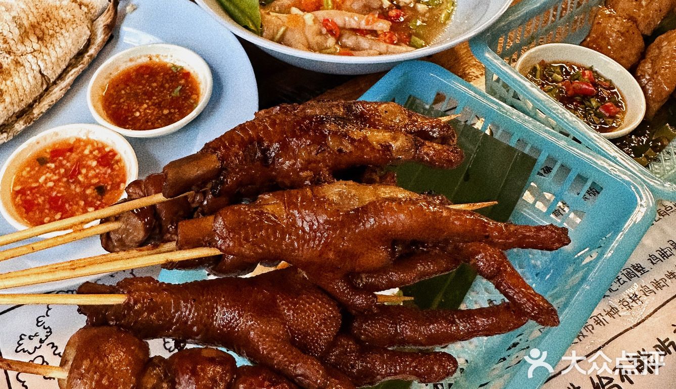 西双版纳美食｜排队也要吃的“椿楣粉档”