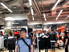 -东荟城名店仓