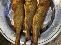 网红小黄鱼-江城燕子大排档(江汉路步行街店)