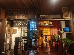 -Cuc Gach Quan Restaurant