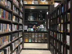 -钟书阁(群光广场店)