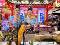 -刘姐啤酒鱼民族演艺餐厅(西街总店)