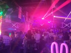 -UP嘻哈酒吧(粉巢店)