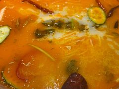 酸辣锅底-洱火云南酸菜牛肉火锅(石景山当代商城店)