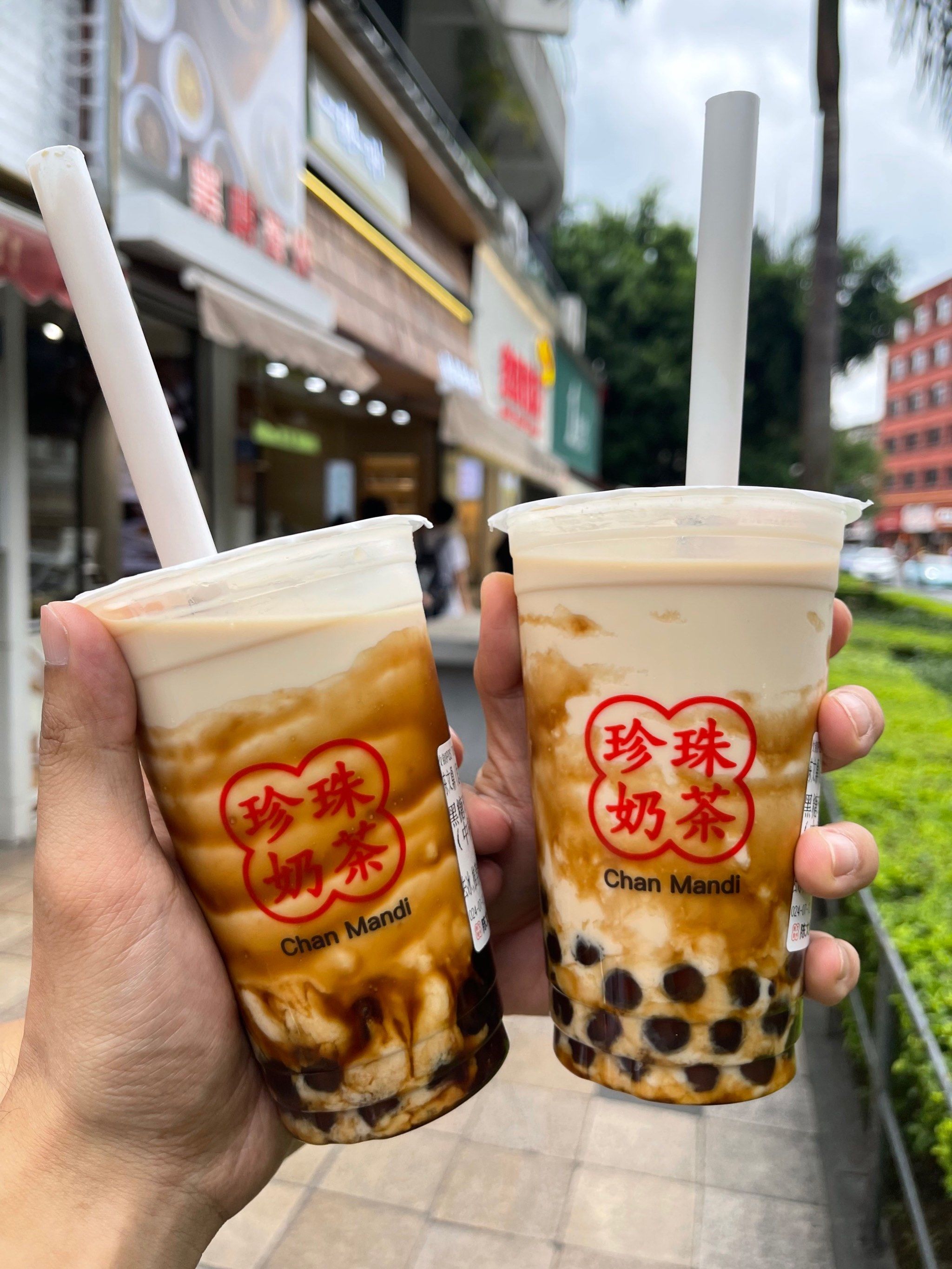 两杯15的黑糖奶茶,黑糖珍珠好好吃