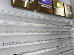 -美式眼镜·授权蔡司.依视路.尼康.豪雅.明月(南翔印象城店)