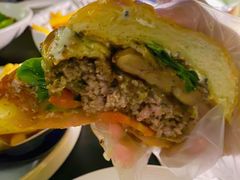 鹅肝牛肉汉堡-Cooking Man(中懋天地店)