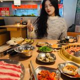 起风降温该咋办？小姐姐说没有比这样吃一顿烤肉更带劲儿的了！